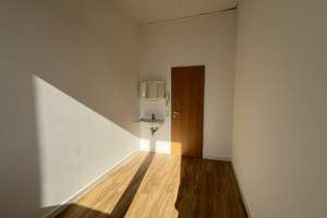 NUR FÜR STUDENTEN: Zentrumsnahes Studentenzimmer in einem Studentenwohnheim in Reutlingen
