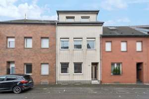 Altbau Reihenhaus mit großem Grundstück und Baumöglichkeit in Gustorf – Die vollständige Adresse der Immobilie erhältst du vom Anbieter., 41517 Grevenbroich – Vorschaubild 1