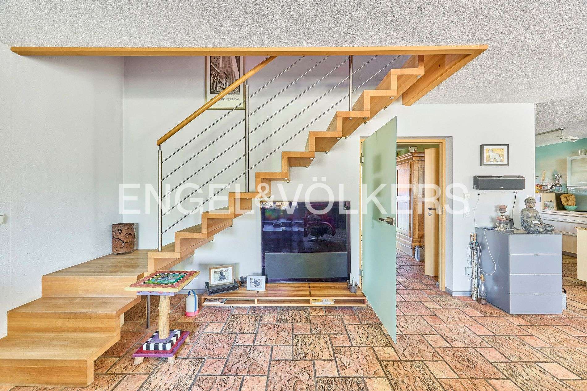 Immobilie in Römerberg - Stilvolles Wohnen in grüner Umgebung: 
Naturschwimmteich und nachhaltige Technik! - Bild 5