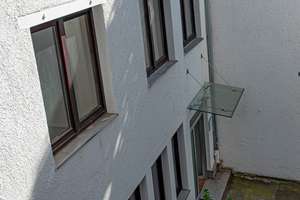 Komplettes Hinterhaus mit 2 Etagen (100qm)