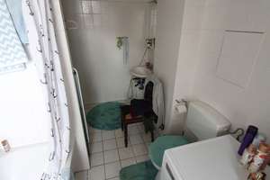 Einbauküche und Tageslichtbad - Extravagante, geräumige 2-Zi.-Maisonette über den Dächern Erfurts! – Oststraße a.A., 99086 Ilversgehofen, Erfurt – Vorschaubild 18