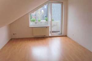 Moderne und ruhig gelegene Dachgeschosswohnung mit Balkon!	Vermietet!