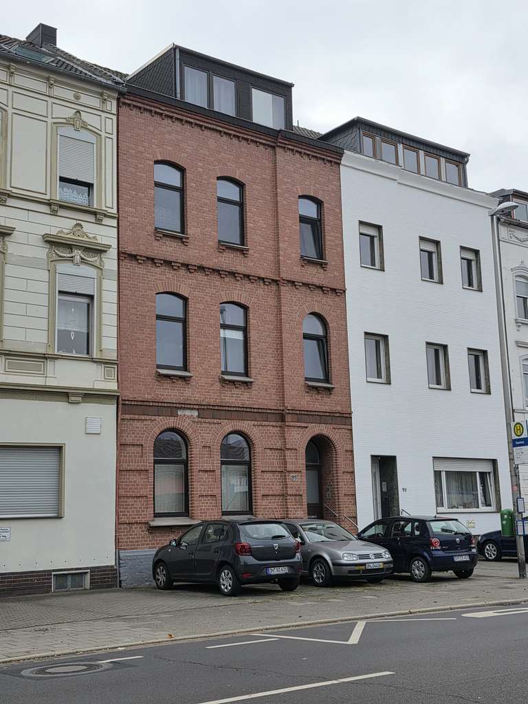 Immobilie in Düren - Gepflegtes Mehrfamilienhaus mit 5  Wohneinheiten, direkt in Düren zu verkaufen - Bild 0