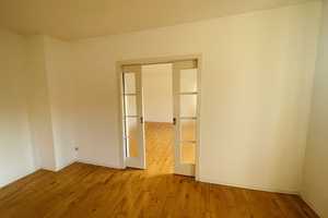 Sonnige, moderne 3Zi Stadtwhg. mit Balkon sucht Einzelmieter,  teilmöbliert möglich – Stuttgart – Vorschaubild 2