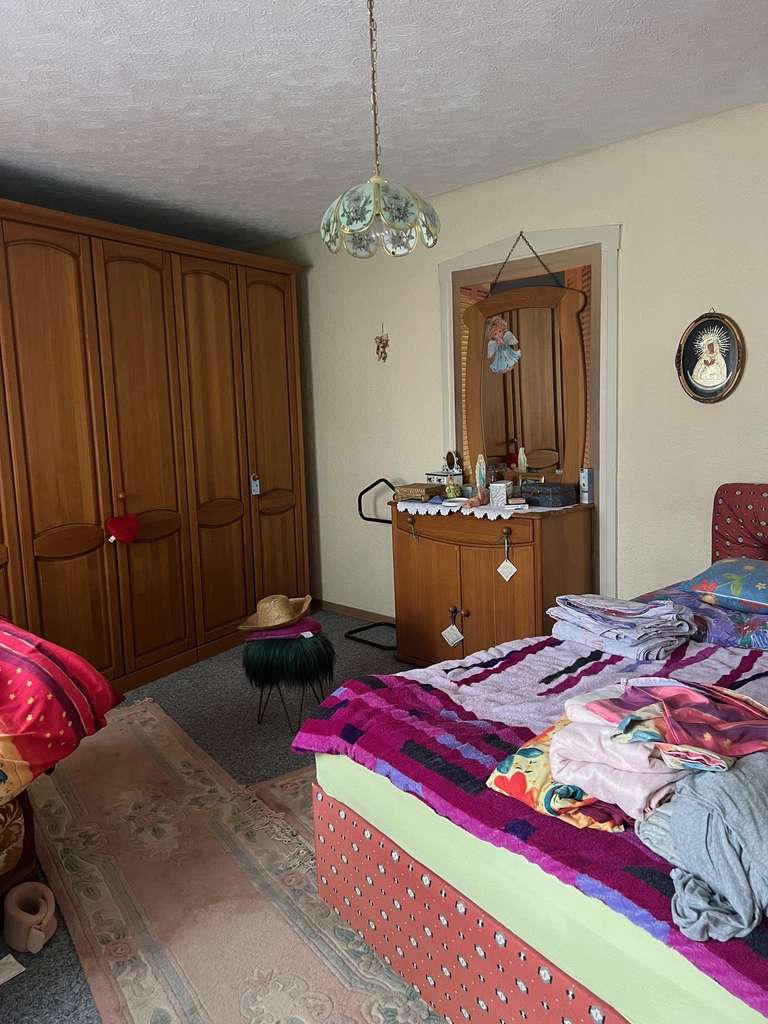 Immobilie in Wadgassen - Renovierungsbedürftiges 1- Familienhaus in Wadgassen  mit viel Potenzial - Bild 3