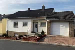 ** Gemütliches Einfamilienhaus mit Garage in Philippsthal zu verkaufen ** – Hersfeld-Rotenburg (Kreis) – Vorschaubild 1