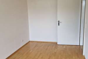 Helle, gemütliche DG-Whg., 2 Zi. , 56 qm, Einbauküche, 2 Balkone – Feldstrasse 18, 24105 Brunswik, Kiel – Vorschaubild 6