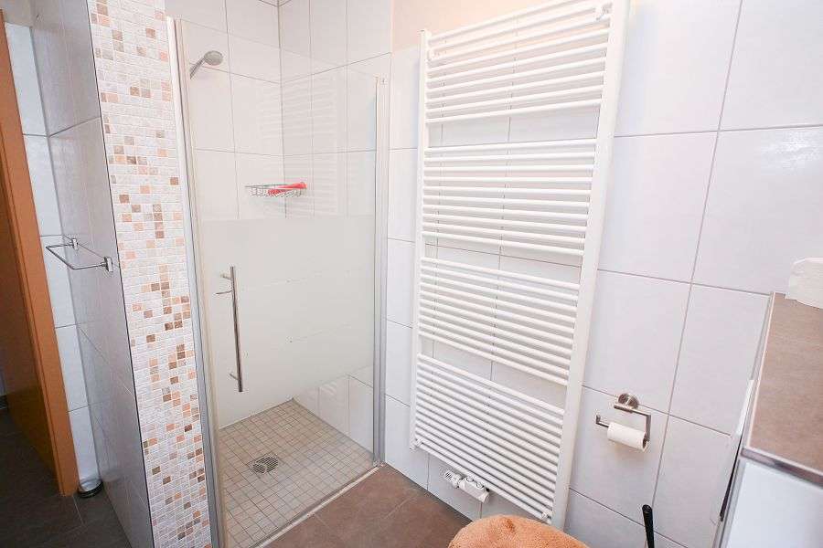 Immobilie in Melle - Attraktives Ein- bis Zweifamilienhaus auf schönem und erweiterbarem Grundstück in Melle! - Bild 3