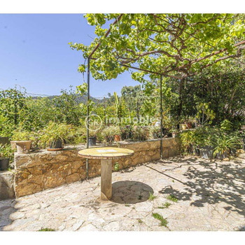 HAUS MIT 210 m² INNENHOF MIT MÖGLICHKEIT ZUR ERWEITERUNG UM EIN STOCKWERK UND ZUM BAU EINES POOLS!