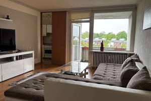 Helle 2-Zimmer-Wohnung mit Einbauküche und zwei Balkonen in ruhiger Lage