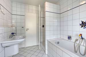 Traumhaftes Haus zum Direktbezug, mit schönem Schwimmteich in Köln-Blumenberg – Die vollständige Adresse der Immobilie erhältst du vom Anbieter., 50765 Blumenberg, Köln – Vorschaubild 4