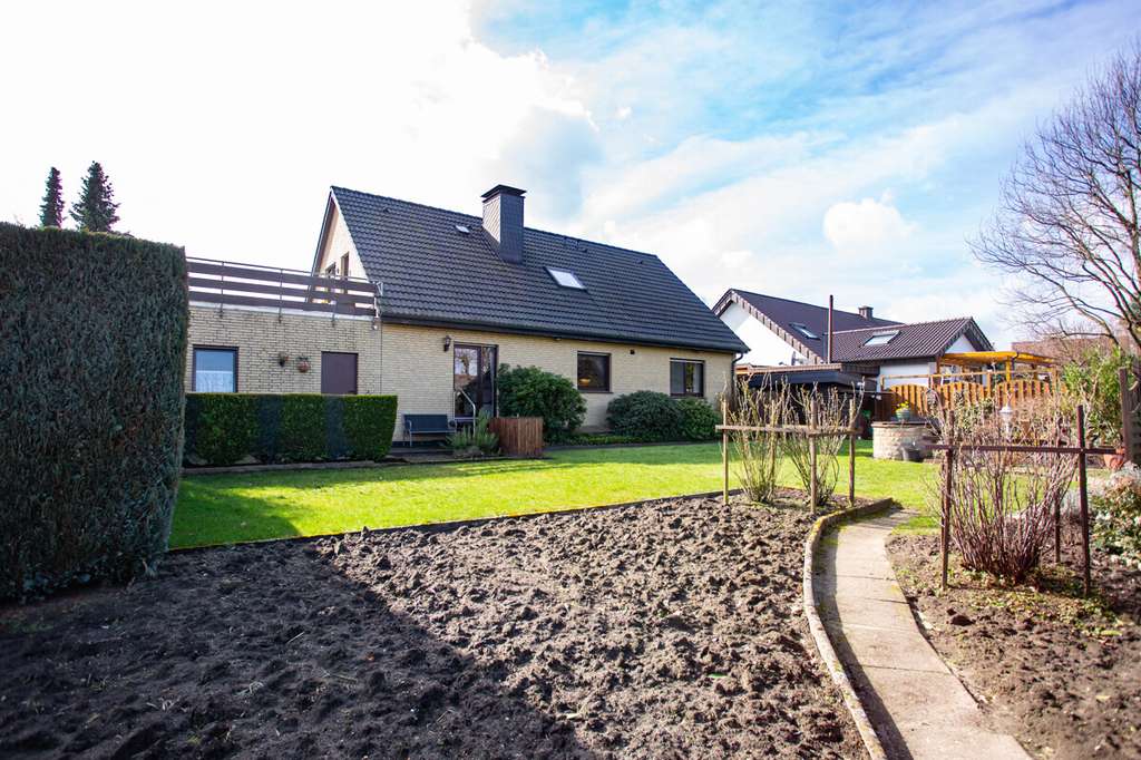 Immobilie in Ostercappeln - Familienidyll in Ostercappeln-Venne: Gepflegtes Zweifamilienhaus auf Erbpacht! - Bild 1