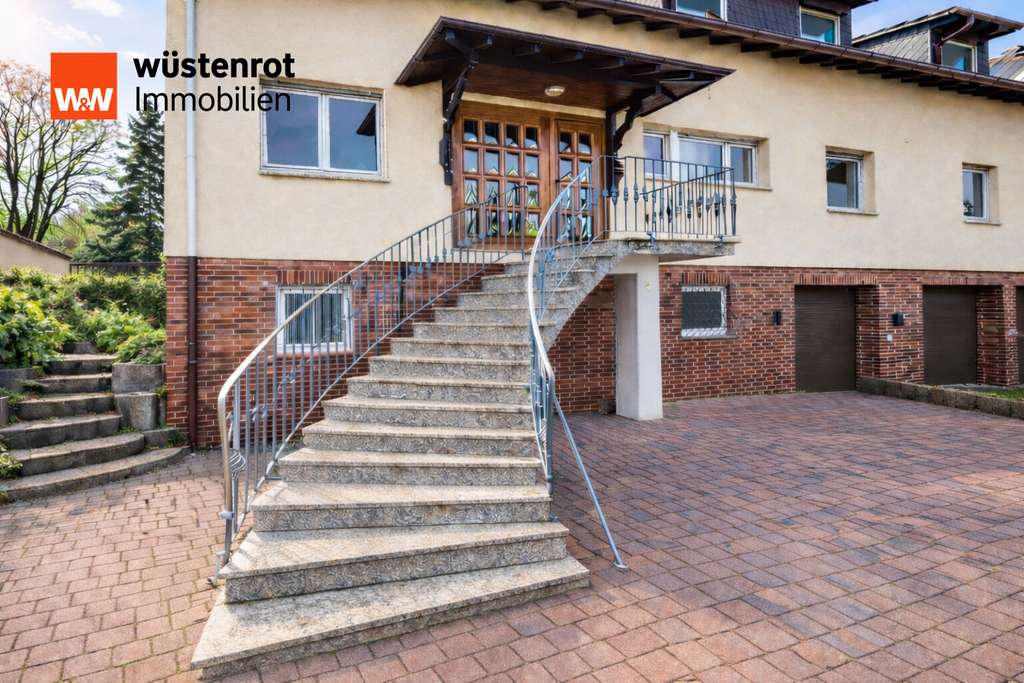 Immobilie in Büdingen - Paradies für 2 (Familien)! Büdingen OT, ca. 250 m² Wfl, 2 Kamine, Feldrandlage, 3 Garagen & Wallbox! - Bild 1