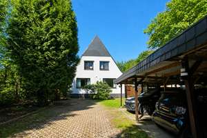 Großzügiges Zweifamilienhaus mit schönem Grundstück!