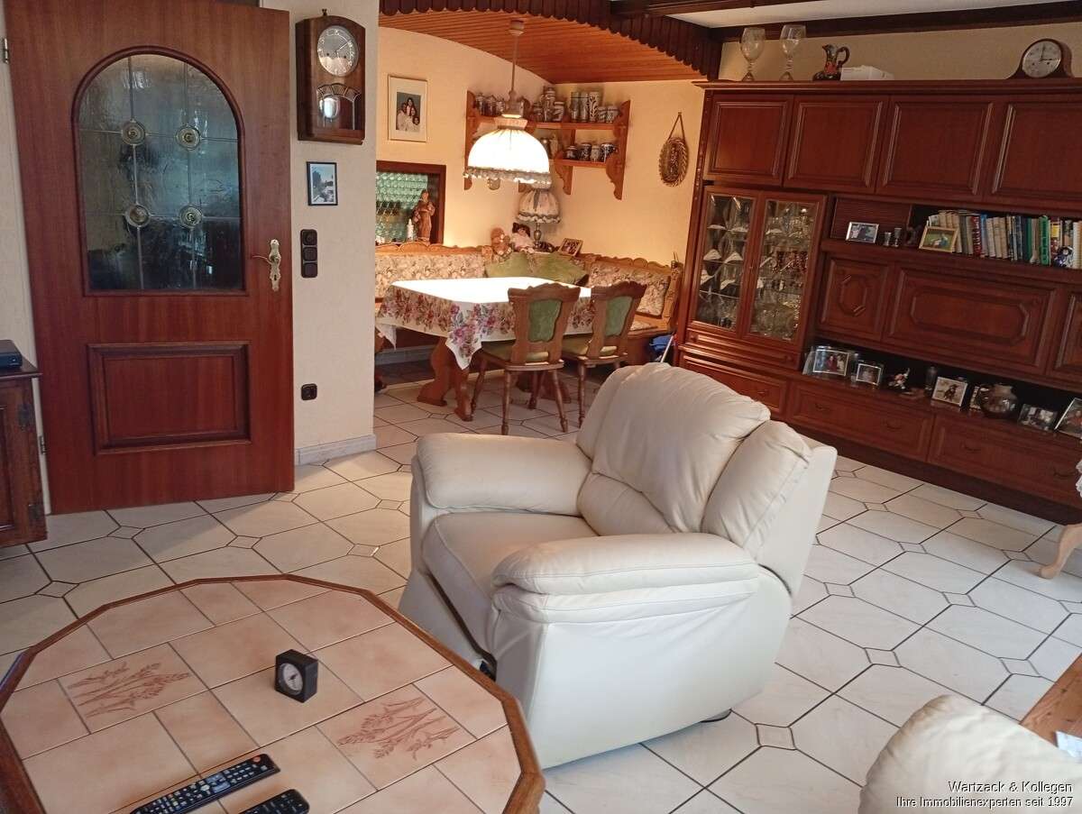 Immobilie in Schwanstetten - Reiheneckhaus mit fast 150 m² Wohnfläche, schönem Grundstück, Wintergarten und Doppelgarage - Bild 5