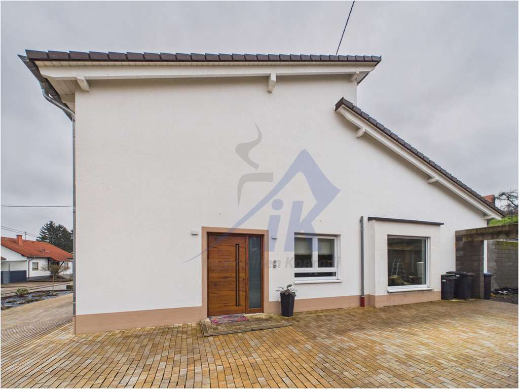 Immobilie in Schönenberg-Kübelberg - IK | Schönenberg: Modernes Zweifamilienhaus mit großzügigem Raumgefühl & 2 Einheiten - Bild 3