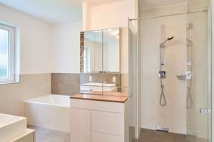 Exklusive 5-Zimmer-Wohnung mit 510 m² Privatgarten am Englischen Garten – Die vollständige Adresse der Immobilie erhältst du vom Anbieter., 80939 Obere Isarau, München – Vorschaubild 10