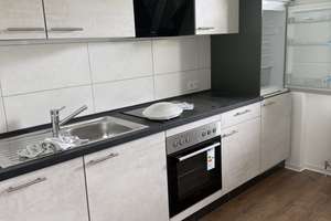Neu renovierte 2-Zimmer-Wohnung mit EBK und Balkon gegenüber vom Kurpark