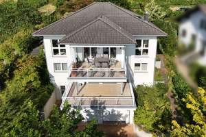 Exklusive Villa mit Panoramablick in Bestlage von Bensheim – Die vollständige Adresse der Immobilie erhältst du vom Anbieter., 64625 Bensheim – Vorschaubild 3