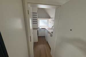 Moderne möblierte Dachgeschosswohnung in D-Lohausen – Düsseldorf – Vorschaubild 7