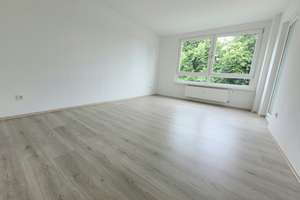 Frisch renovierte 2-Zimmer-Wohnung mit Balkon!