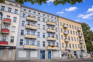 Exklusiv sanierte 2-Zimmer-Wohnung nahe der Spree – lichtdurchflutet, Balkon und sofort bezugsfrei – Stralauer Allee 17c, 10245 Friedrichshain, Berlin – Vorschaubild 3