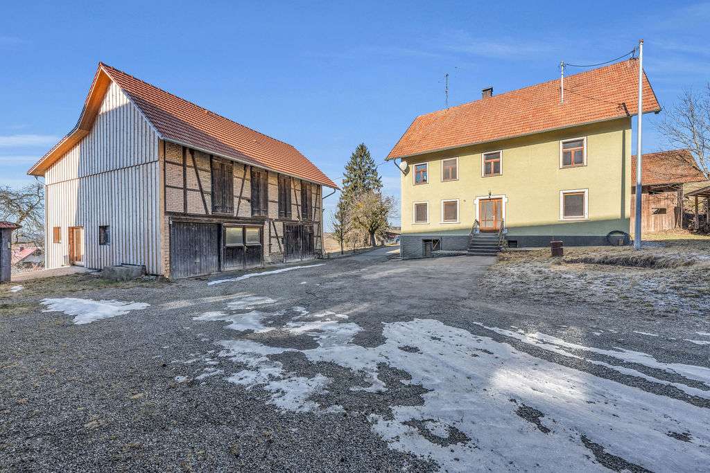 Immobilie in Bodnegg - Bauernhof inkl. 2 genehmigten neuen Einfamilienhäusern  im württembergischen Allgäu mit Alpenblick - Bild 4