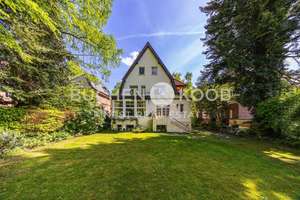 Historische Villa mit viel Gestaltungspotenzial in HH-Groß Flottbek