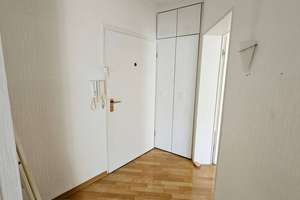 Ein 3-Zimmer-Logenplatz an der Sonne! 
Komfortwohnung mit Pool- & Saunanutzung in Bergisch Gladbach – Die vollständige Adresse der Immobilie erhältst du vom Anbieter., 51465 Stadtmitte, Bergisch Gladbach – Vorschaubild 3