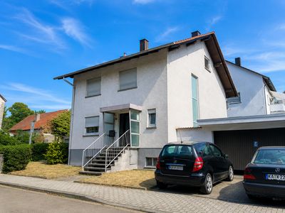 Viel Platz für die Familie – freistehendes Einfamilienhaus mit Garten & Doppelgaragel