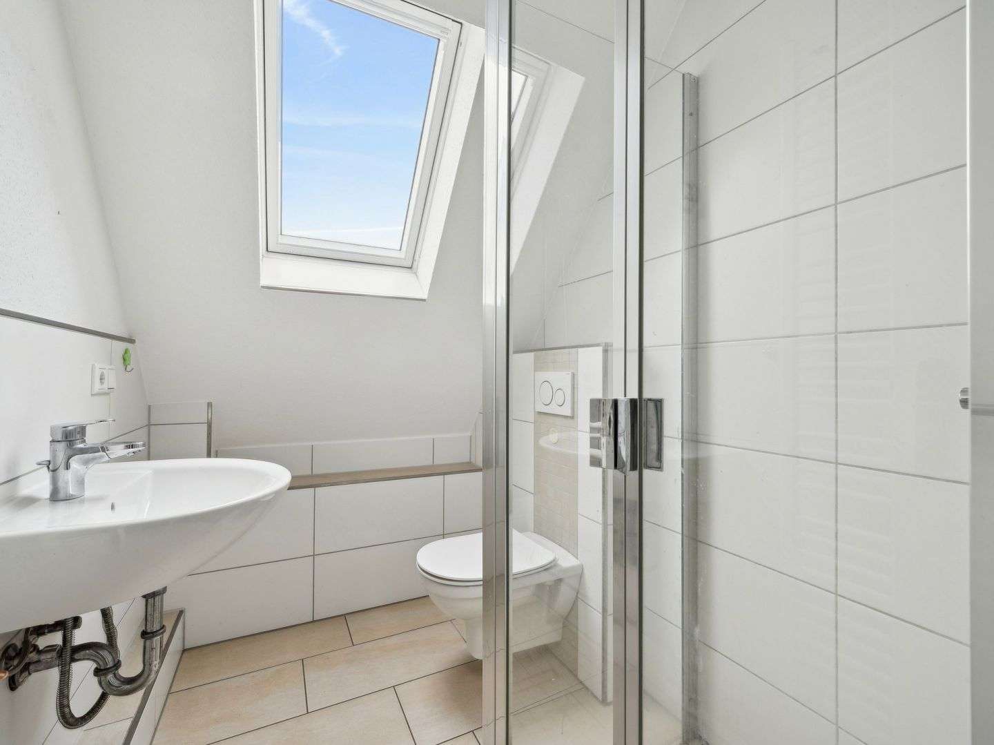 Immobilie in Nordstemmen - Nordstemmen-Heyersum: Zweifamilienhaus mit Garage auf ca. 833 m² großem Grundstück - Bild 4