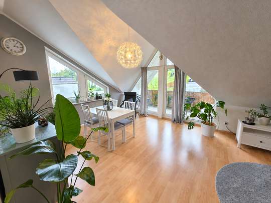 Charmante, sehr gepflegte 2-ZKB mit Loggia & Carport (frei ab 1.12.2026)