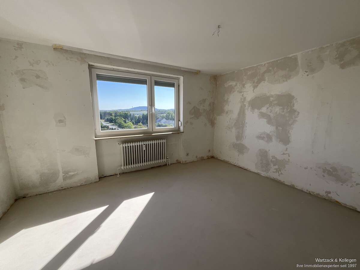 Immobilie in Schwaig bei Nürnberg - Über den Dächern von Schwaig - 3-Zimmer-Wohnung mit Ausblick, Balkon, Einbauküche und Garage - Bild 6