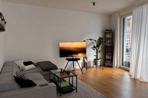 NACHMIETER GESUCHT! 3-Zimmer Wohnung direkt an der Spree 