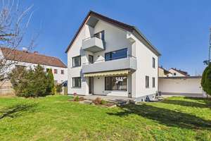 Saniertes Einfamilienhaus in ruhiger Lage – Die vollständige Adresse der Immobilie erhältst du vom Anbieter., 86156 Kriegshaber, Augsburg – Vorschaubild 2
