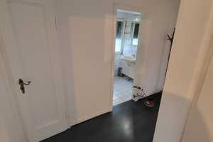 Renovierungsbedürftige Wohnung mit großem Balkon & Gartennutzung – 2 Monate mietfrei + keine Kaution – Kniebisstr. 15, 76199 Karlsruhe – Vorschaubild 3