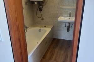 Attraktive sanierte 2,5 Zimmer im Hochparterre mit Untervermietung – Schemppstraße 36A, 70619 Riedenberg, Stuttgart – Vorschaubild 13