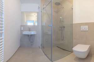 Im Sommer im neuen Zuhause - 4 Zimmer mit 2 Bädern und Südbalkon mit Seeblick – Am Albertussee 41, 40549 Heerdt, Düsseldorf – Vorschaubild 10