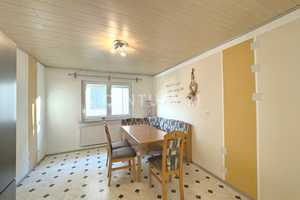 Familienglück in ruhigem Wohngebiet mit Sonnenbalkon, Garten & Garage – Lichtenfels (Kreis) – Vorschaubild 8