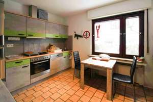 Freistehendes Zweifamilienhaus: 3 Garagen, 1 Carport & Wintergarten  – Die vollständige Adresse der Immobilie erhältst du vom Anbieter., 42579 Heiligenhaus – Vorschaubild 8