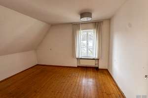 Charmantes Einfamilienhaus mit großem Garten und Doppelgarage in Schongau! – Die vollständige Adresse der Immobilie erhältst du vom Anbieter., 86956 Schongau – Vorschaubild 8