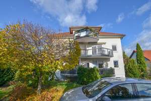 Wohnen im Grünen: Gemütliche 2-Zi.-Wohnung mit Balkon und EBk