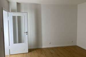 ***Renovierte 3 Zimmer-Wohnung - zentral in Remscheid*** – Bismarckstraße 110, 42859 Stachelhausen, Remscheid – Vorschaubild 2