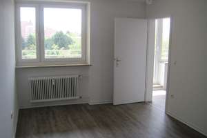 Ihre neue Wohnung! Renovierte 3-Zimmer-Wohnung mir Balkon! – Rheinbergerstr. 23, 85057 Nordwest, Ingolstadt – Vorschaubild 6