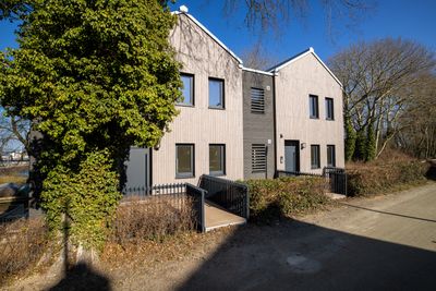 Architektenhaus in Bestlage – Meerblick und das Wasser vor der Tür
