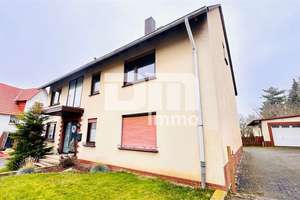 Gepflegtes Ein- bis Zweifamilienhaus + Garage, Terrasse und Balkon auf großem Grundstück – Die vollständige Adresse der Immobilie erhältst du vom Anbieter., 34479 Breuna – Vorschaubild 3