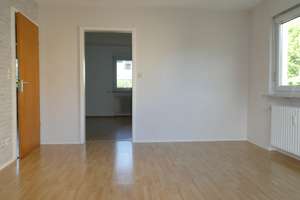 PROVISIONSFREI !
Schöne, gut geschnittene 3- Zimmer-Wohnung in bevorzugter Wohnlage – Württembergstraße 23, 71254 Ditzingen – Vorschaubild 4