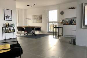 EXKLUSIVE 3-ZIMMER-MAISONETTE | 130 m² | 2 GROSSE BALKONE | DESIGNKÜCHE | KELLER | ZENTRAL & RUHIG – Marlene-Dietrich-Straße 3a, 85053 Südost, Ingolstadt – Vorschaubild 6