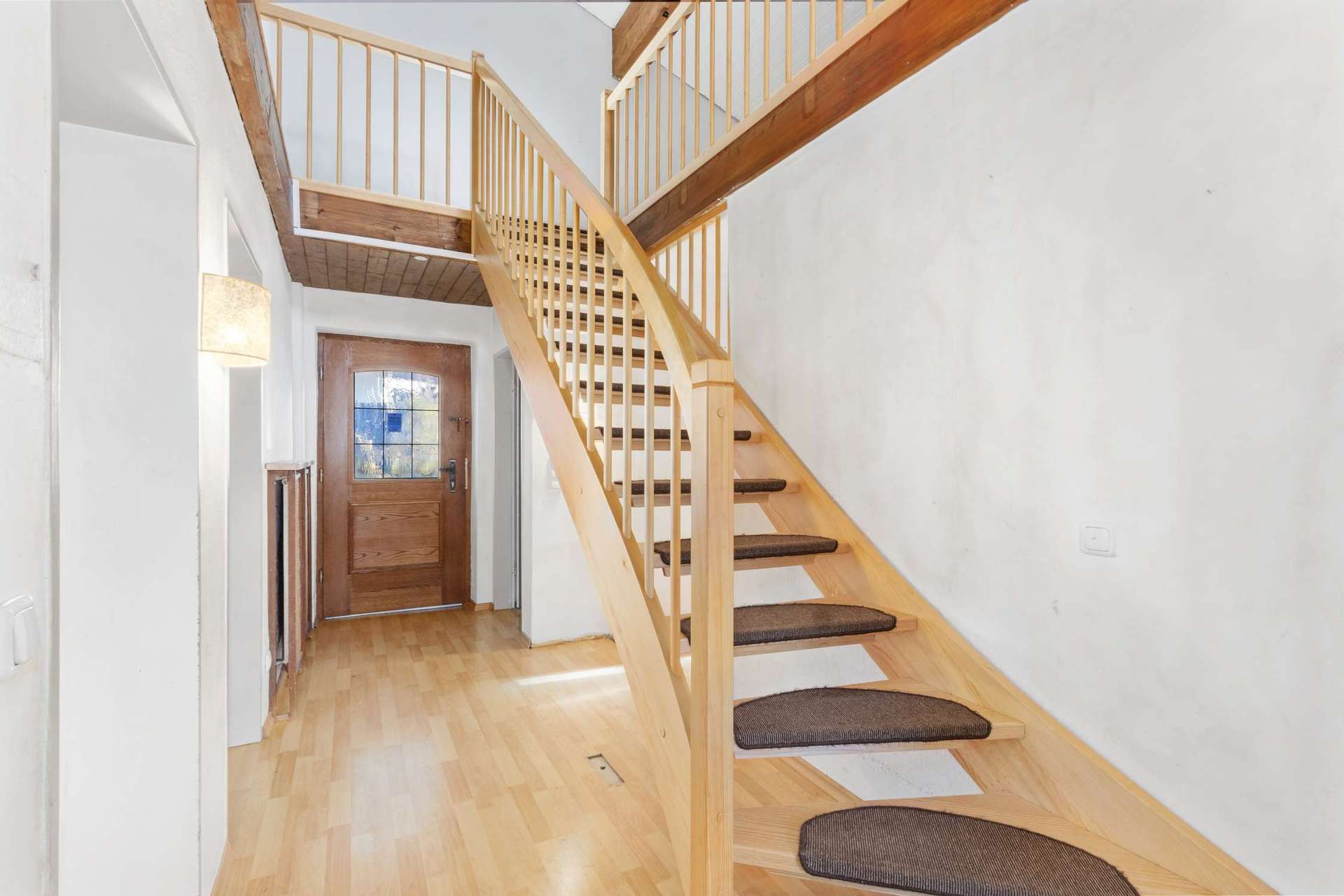 Immobilie in Grabenstätt - Sanierungsbedürftiges EFH mit separatem KG-Zugang | Ideal für Wohnen und Arbeiten unter einem Dach - Bild 12