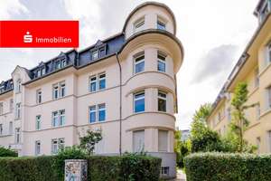 Frankfurt-Dornbusch: Charmante Vierzimmer-Dachgeschosswohnung mit flexibel gestaltbarer Raumaufteilu